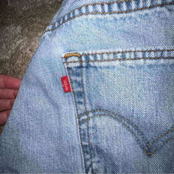 Vintage Levi’s Jean cut offs size 29 - Picture 9 of 9